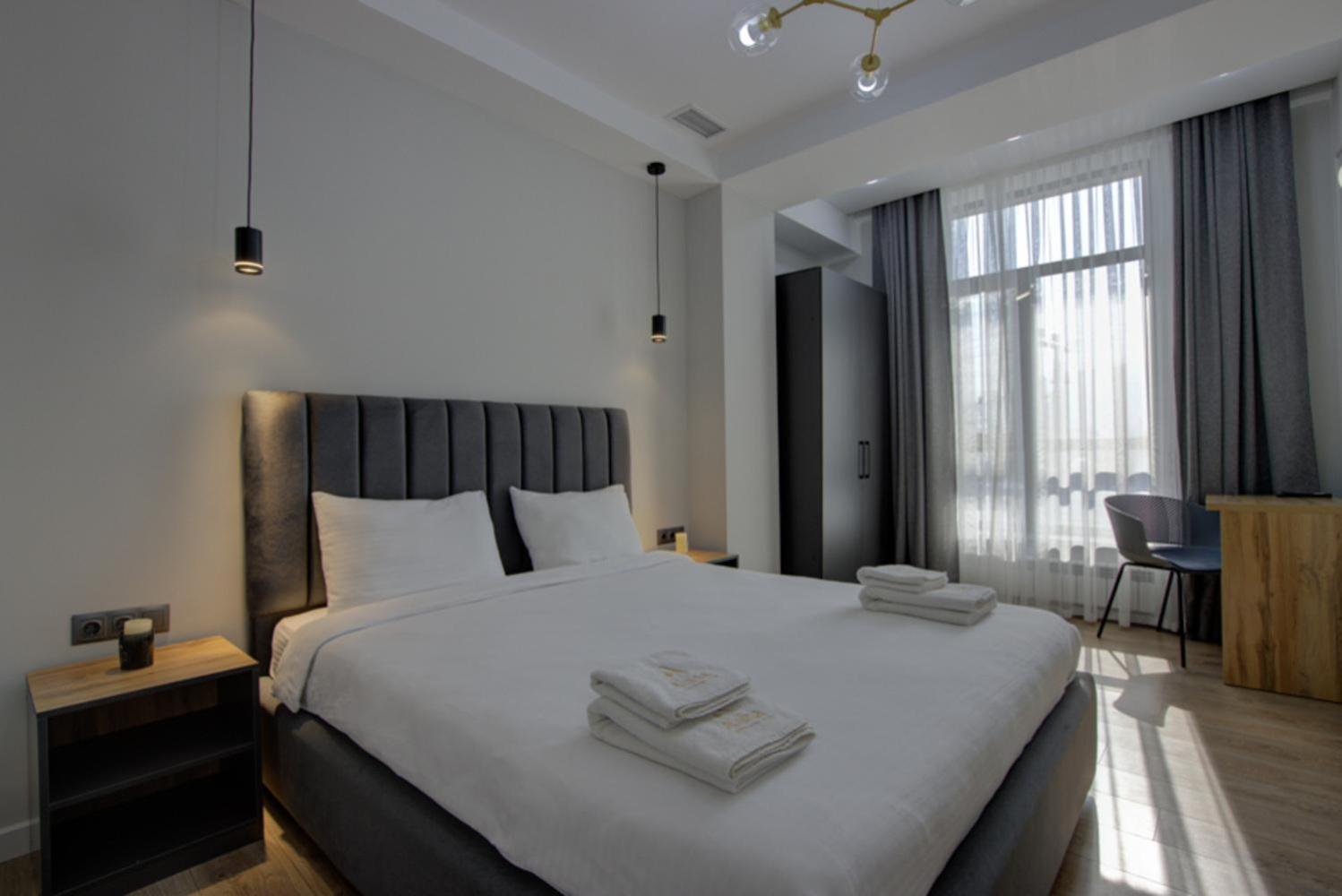 Aisha Hotel Bishkek Exterior foto